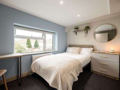 OX Living is proud to present this high-quality 9-bedroom co-living property, perfect for working professionals looking for stylish, stress-free living. image
