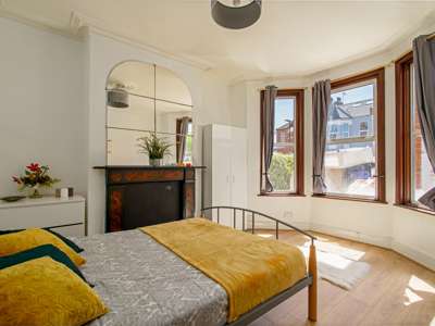 🏡 Beautiful Victorian house in the heart of Haringey Green Lanes!! 🏡 image