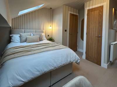 Broomhill Lane image
