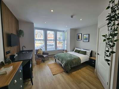 Kilworth Avenue image