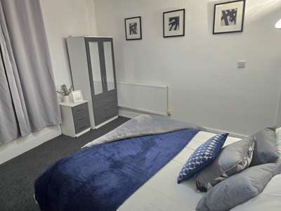 Prestwood Road West image
