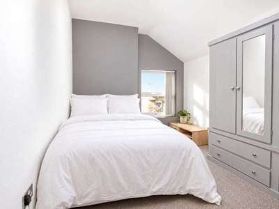 Bedford Road image