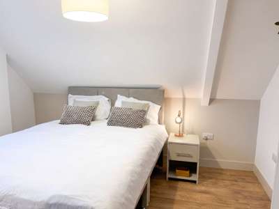 Balham High Road image