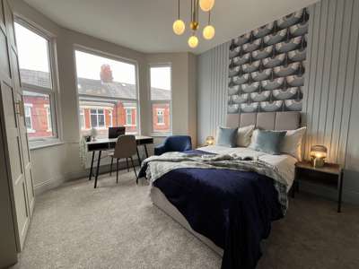 Luxury Professional Home in Aigburth with gym image