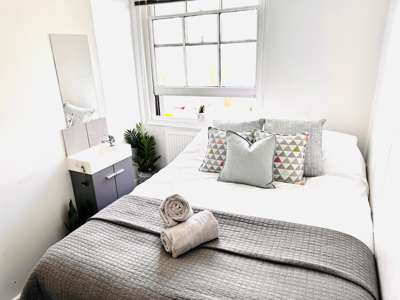 A Convenient House Share for Rent in Brighton image