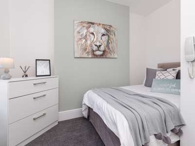 Brompton Avenue image