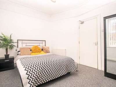 Freehold Street image