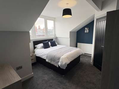 Brand New 6 Bedroom Professional HMO – All En-Suite – All Bills Included – Hunslet, Leeds image