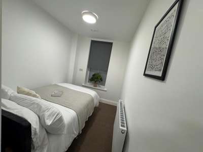 Macklin Street image