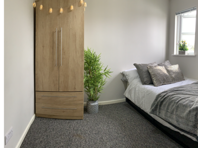 An Attractive House Share in Lindfield image