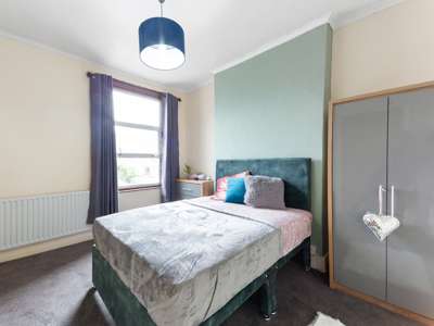 🌺 5 MINS TO TURNPIKE LANE - ALL BILLS & CLEANER 🌺 image