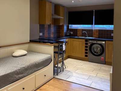 Minden Close image