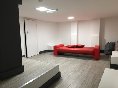 💜🗝 Bedsit W/Private Kitchen - All Bills Included image