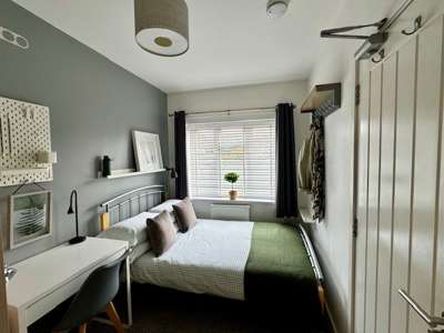 5LR - Professional Co-Living Property image