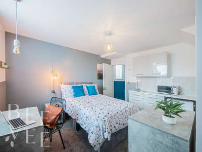 The Glistening And Glossy Property image