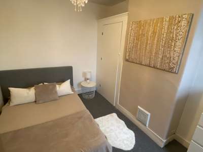 Princes Avenue image