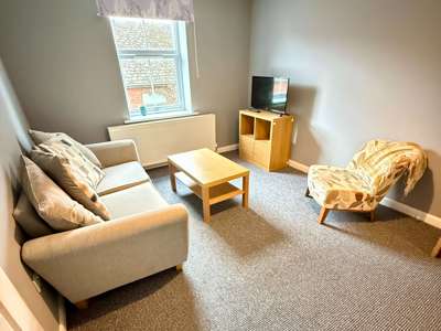 2 Bed Flat, Shakespeare Mews, LN5 image