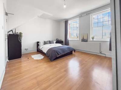 Bright Rooms Near Whitechapel & Bethnal Green image