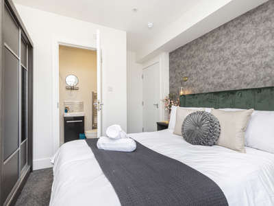 Stunning Double En-Suite Rooms & Office Area image