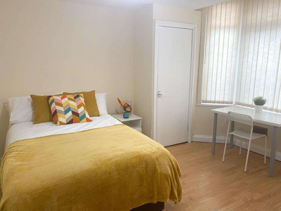All Professional House Share - Bills Included - Malefant Street image