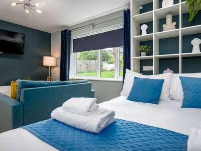 🏡 Modern Student Living in Clifton image