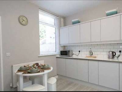 Modern 6 Bed House Share on the outskirts of the town centre image