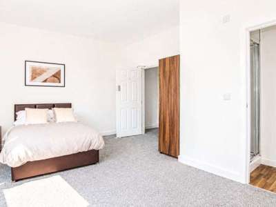 Carisbrooke Road image