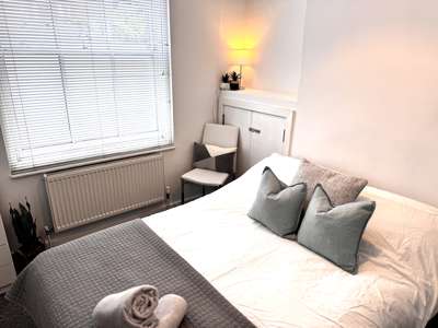 A Convenient House Share for Rent in Brighton image