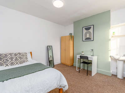 Binswood Avenue image