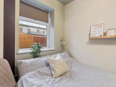 🏡 Stunning 5-Bedroom HMO | All Ensuite | Fully Renovated | Castle Bromwich B36 image