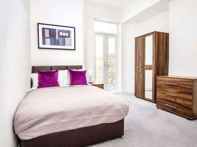 Carisbrooke Road image