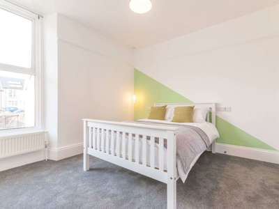 Elevated Living - Lipson Road image