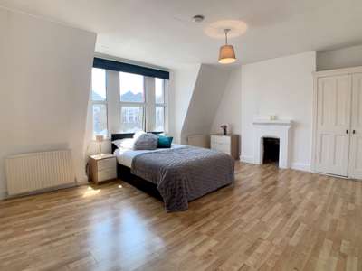 Professional Female Houseshare with Terrace image